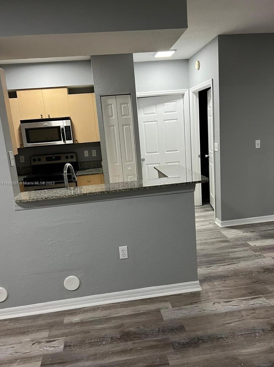 2400 Centergate Dr #102, Hollywood, FL 33025