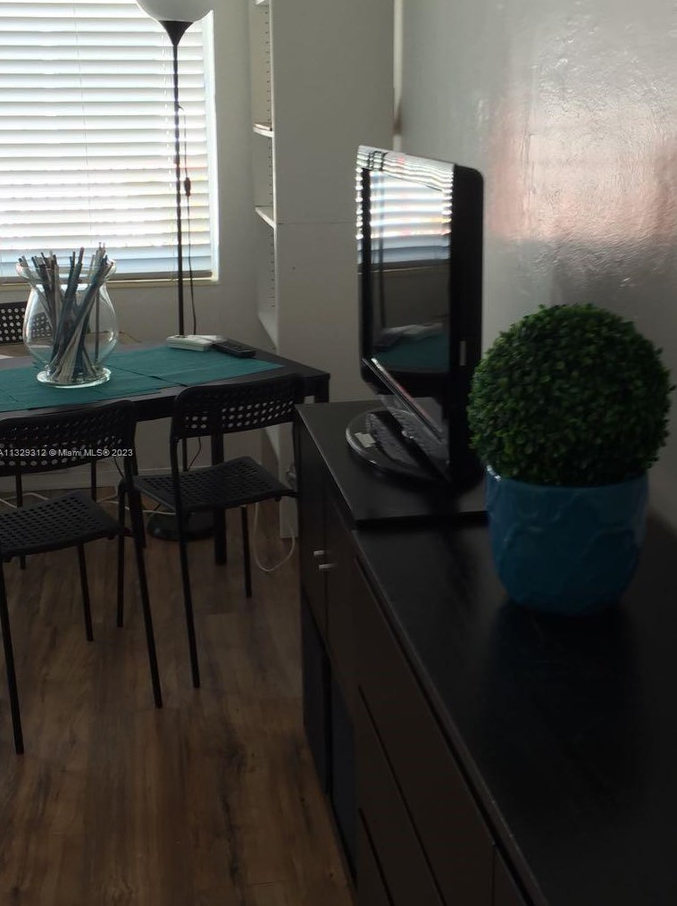 1135 Euclid Ave, Miami FL 33139-4533 exterior