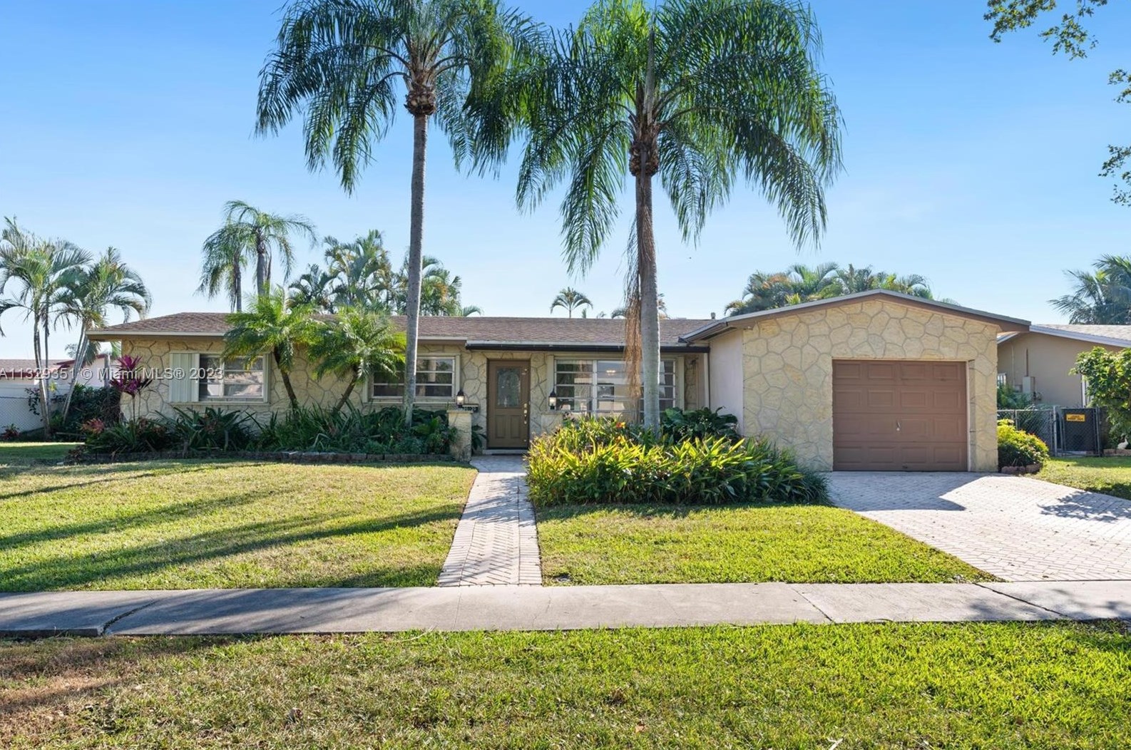 8620 Pasadena Blvd, Hollywood, FL 33024-3339