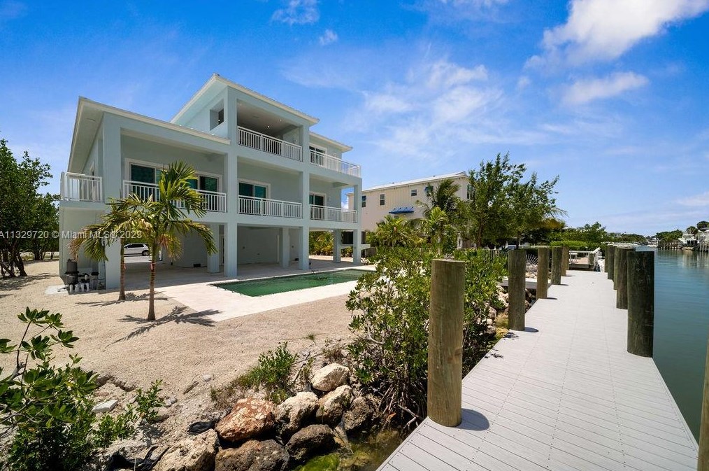 233 Sombrero Beach Rd, Marathon, FL 33050