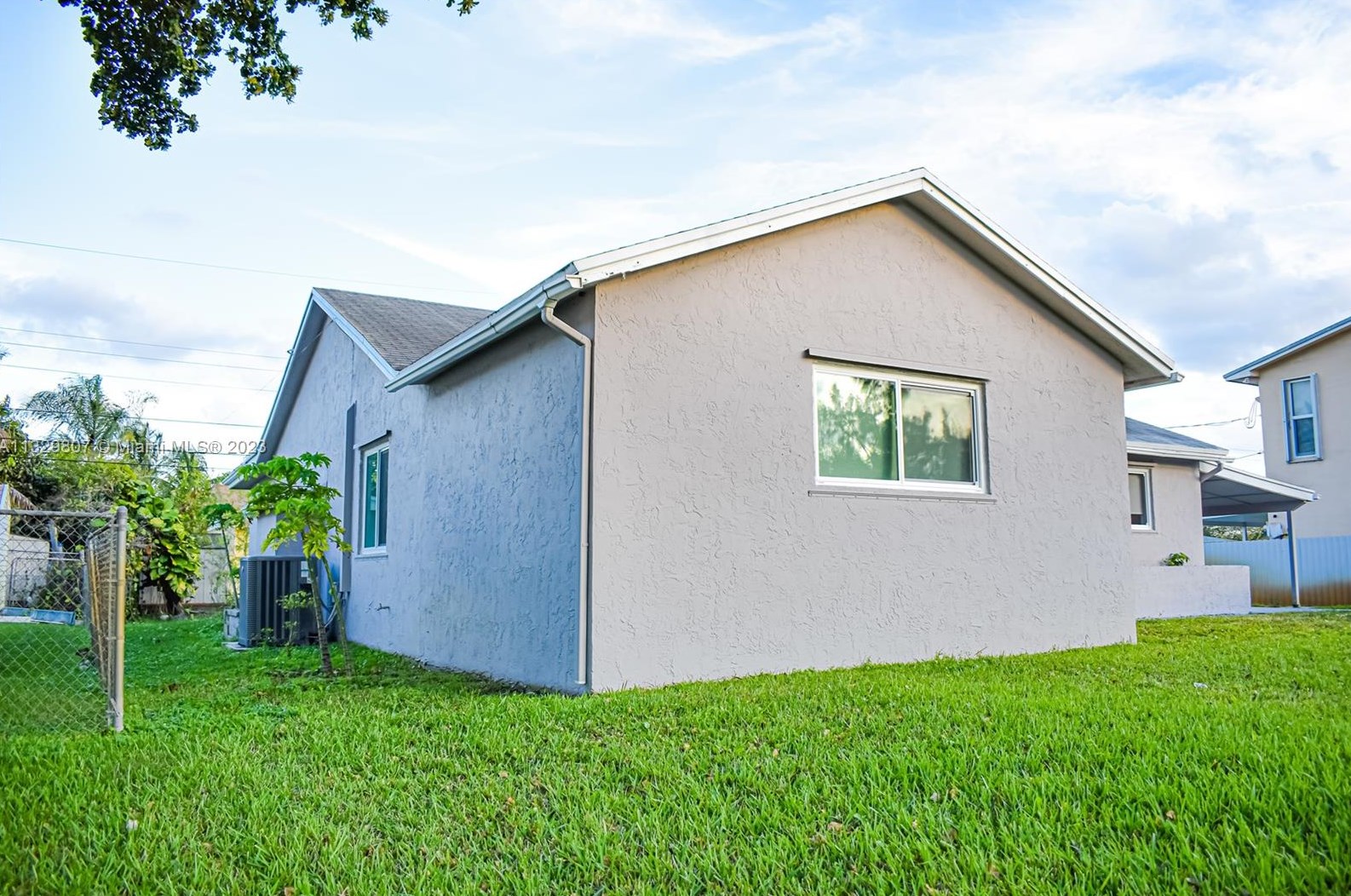 1901 96th Ave, Hollywood FL  33025-1910 exterior