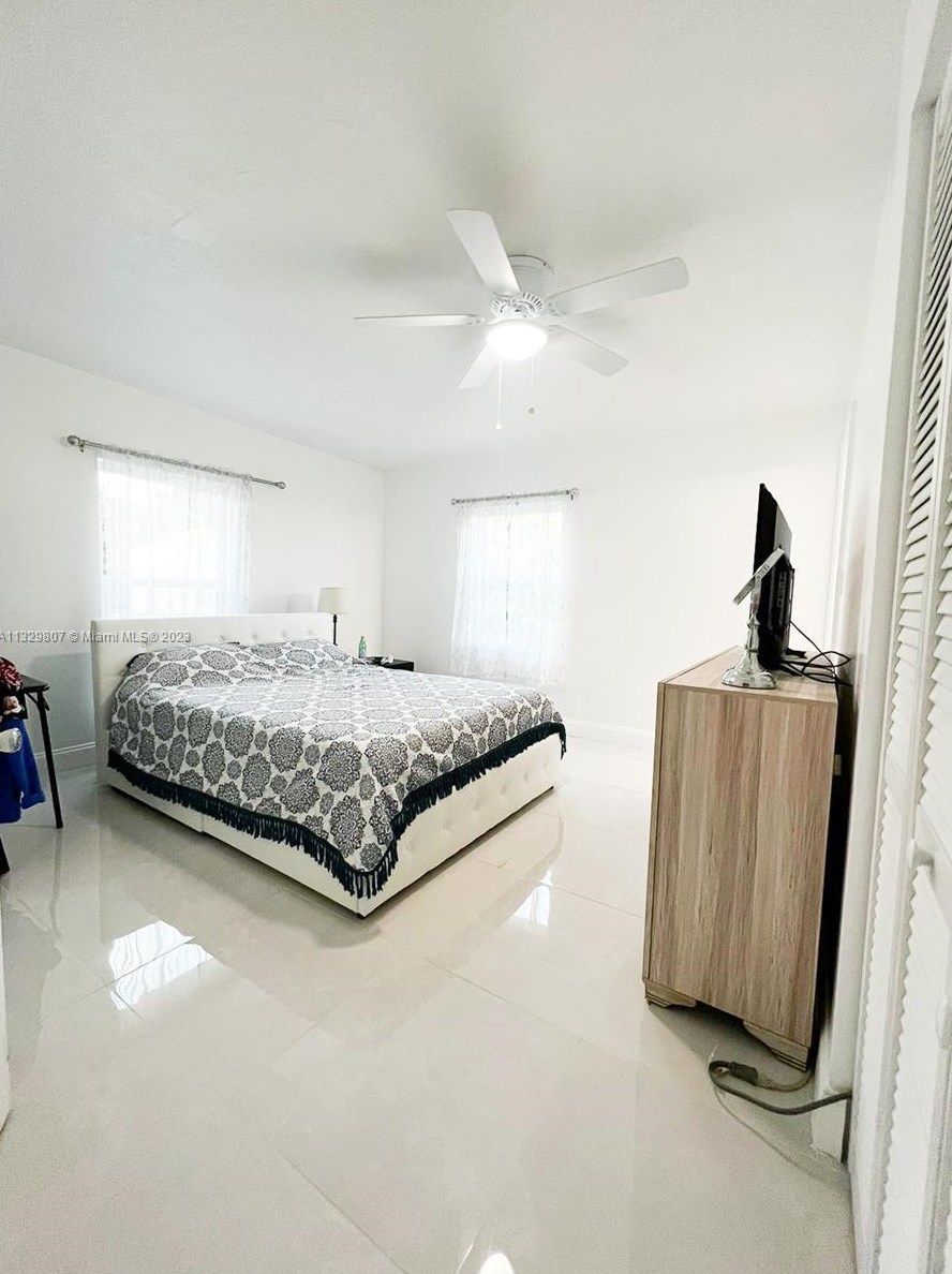 1901 96th Ave, Hollywood FL  33025-1910 exterior