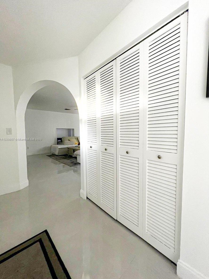 1901 96th Ave, Hollywood FL  33025-1910 exterior