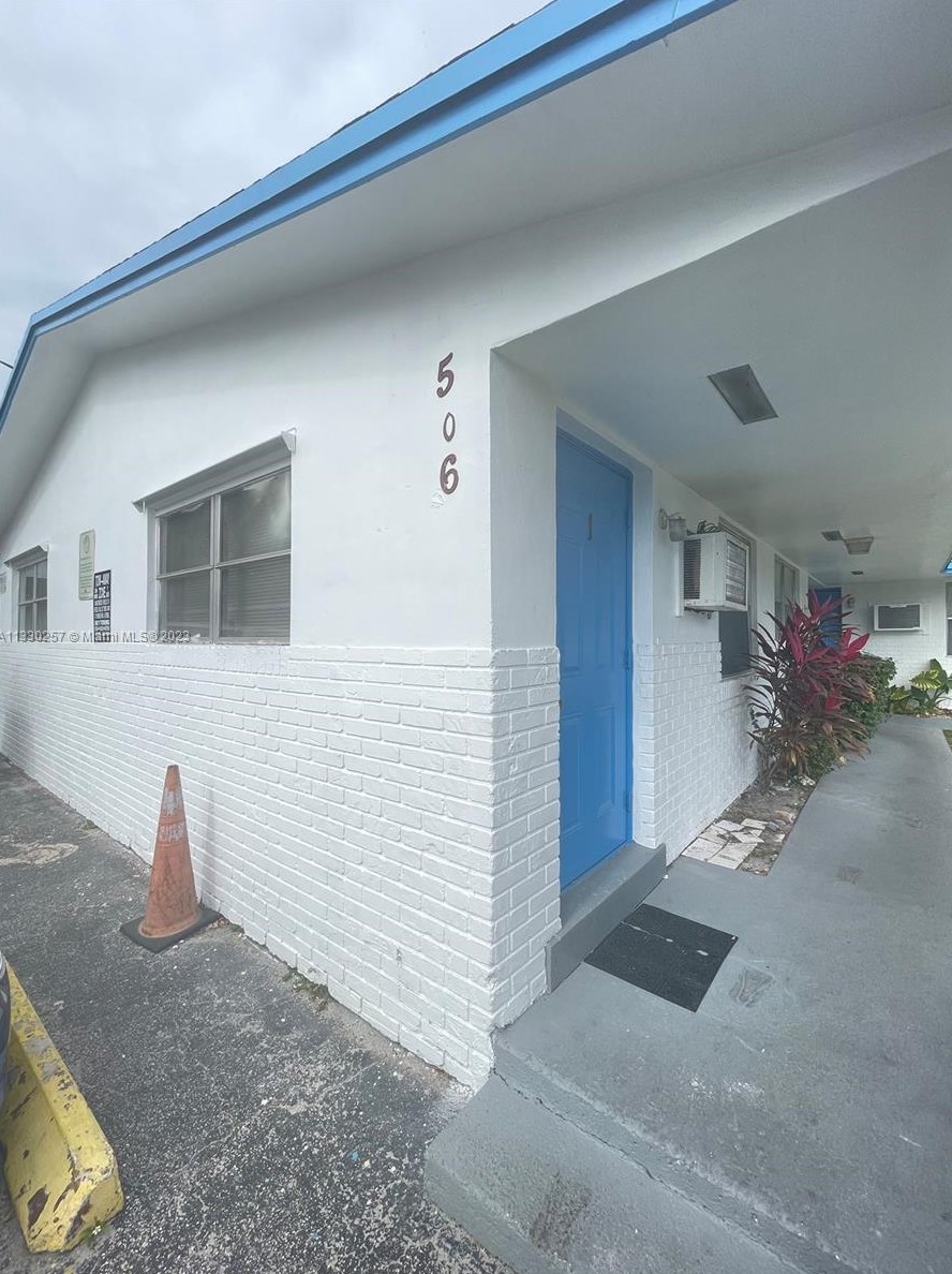506 Nw 3rd St #1, Dania Beach, FL 33004