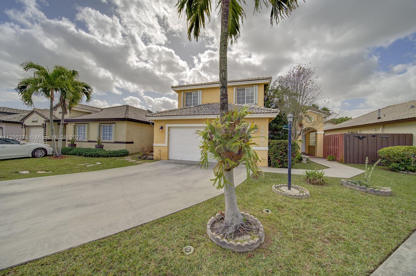 15800 84th Ter, Miami, FL 33193-5231