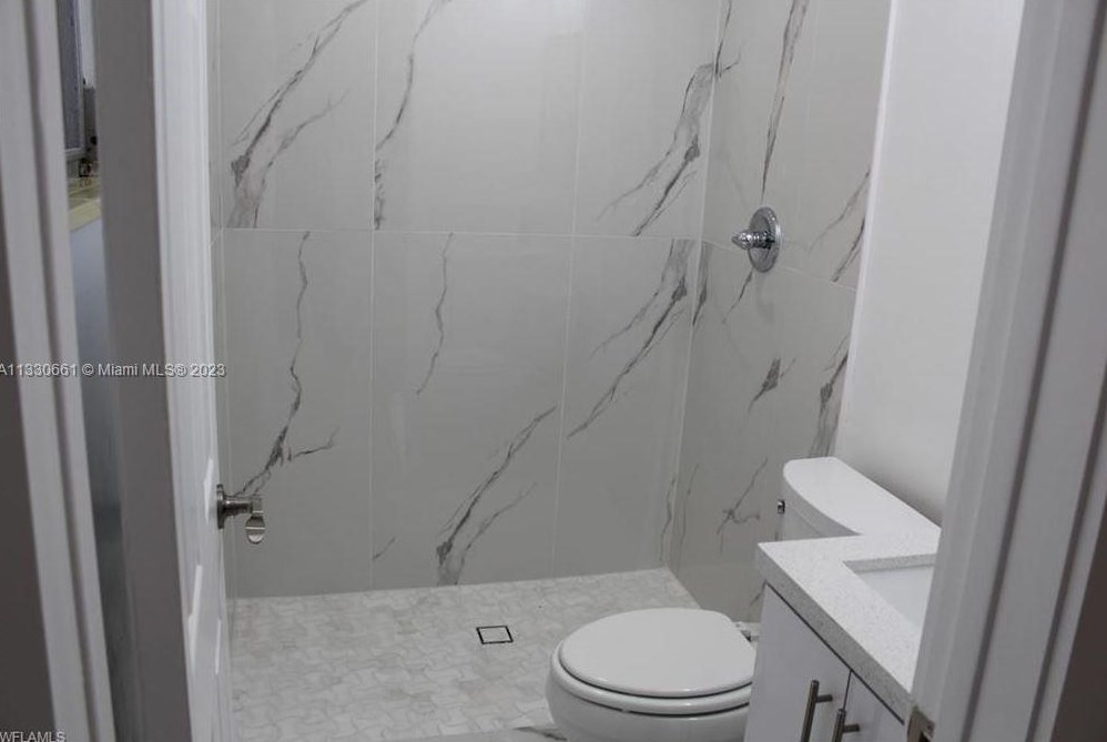 1849 Inlet Dr, Fort Myers FL  33903-5007 exterior