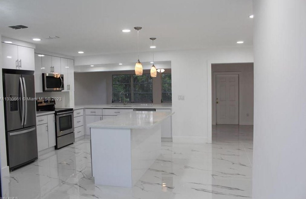 1849 Inlet Dr, Fort Myers FL  33903-5007 exterior