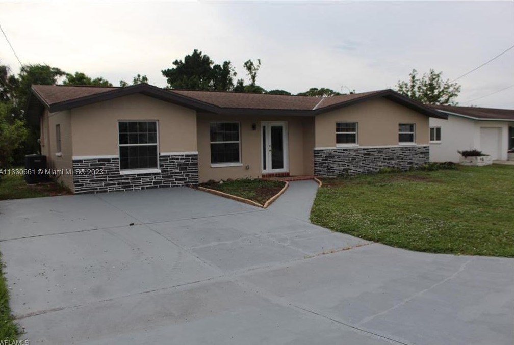 1849 Inlet Dr, Fort Myers FL  33903-5007 exterior
