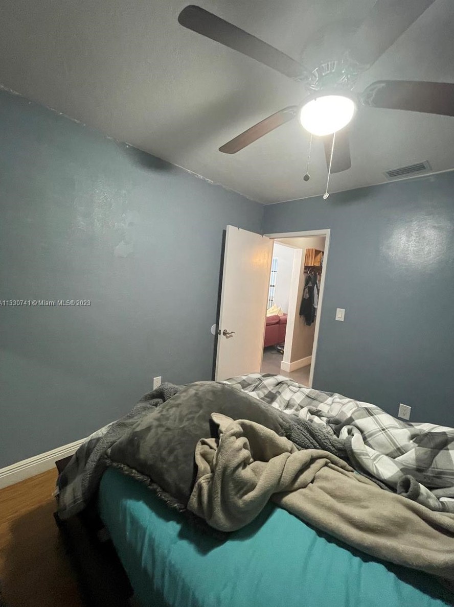 7840 Ramona St, Hollywood FL 33023-2460 exterior