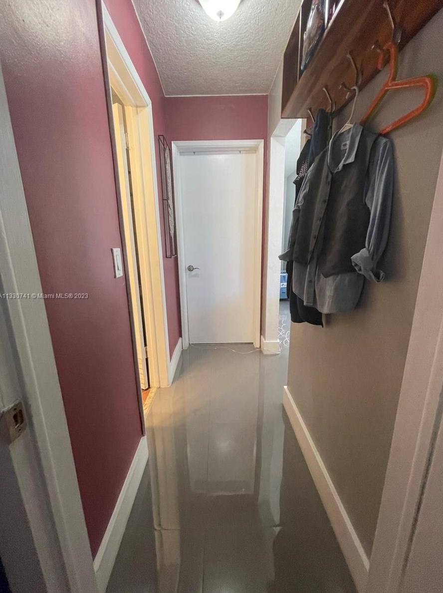 7840 Ramona St, Hollywood FL 33023-2460 exterior