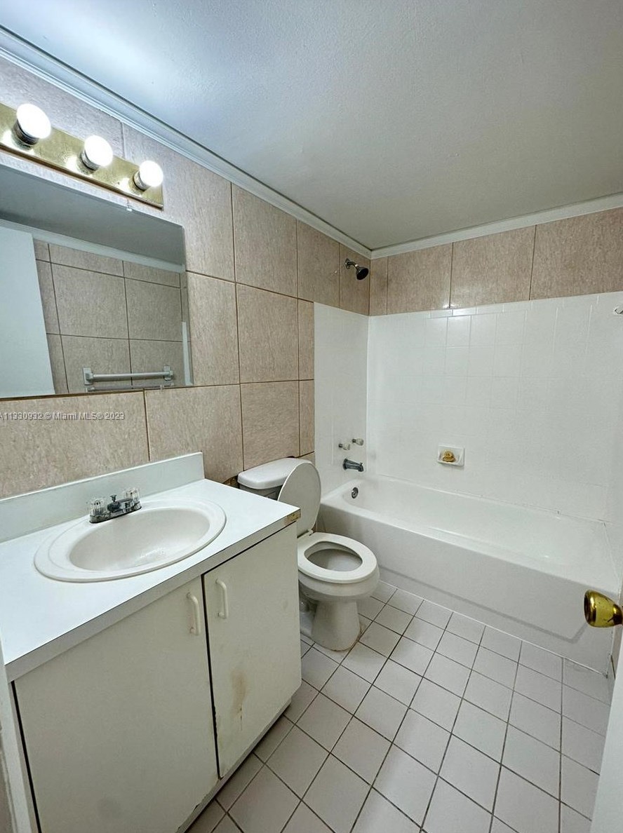 291 Nw 177th St #c-216, Miami, FL