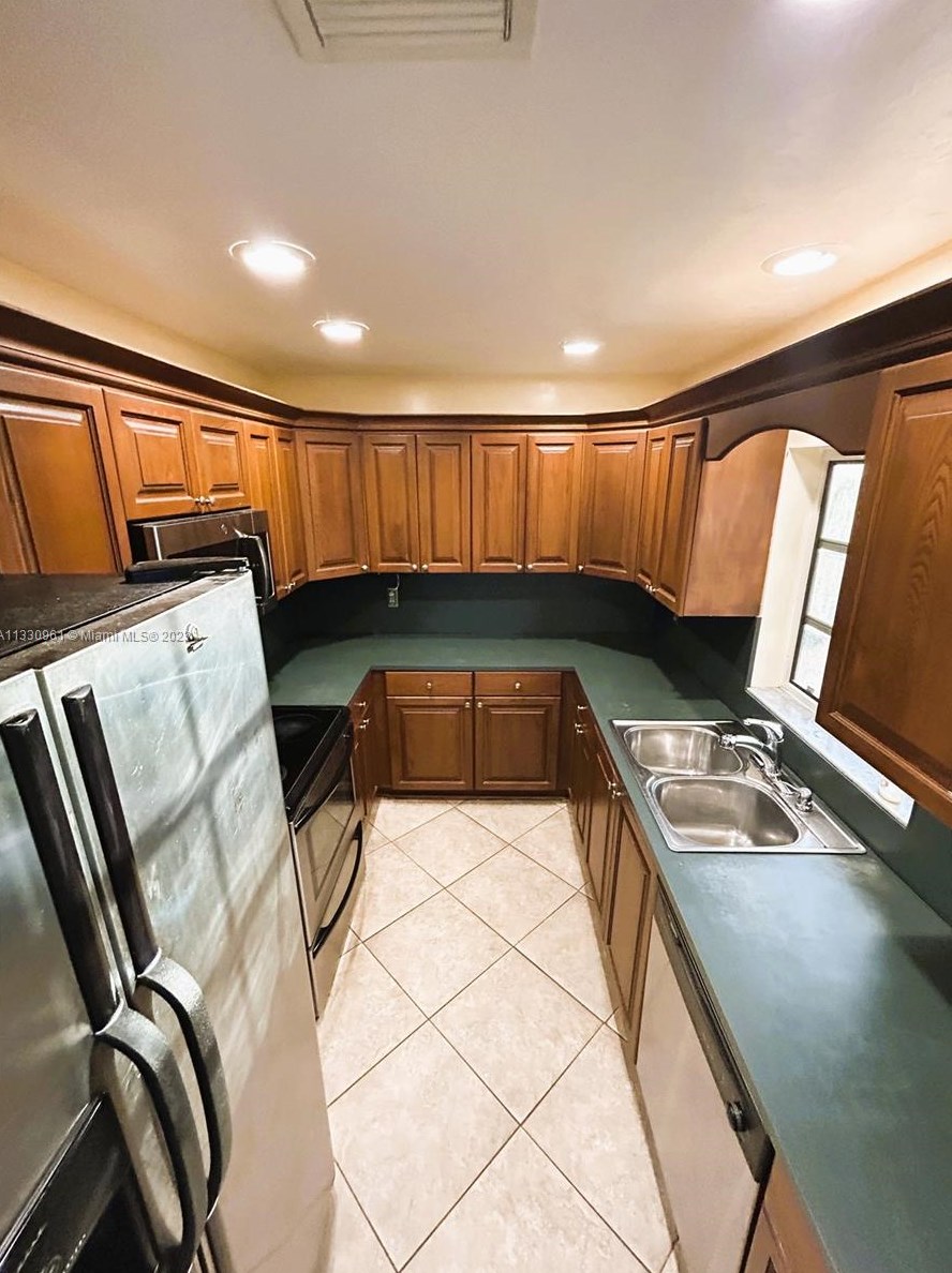 4605 Sw 139th Ct #814, Miami, FL
