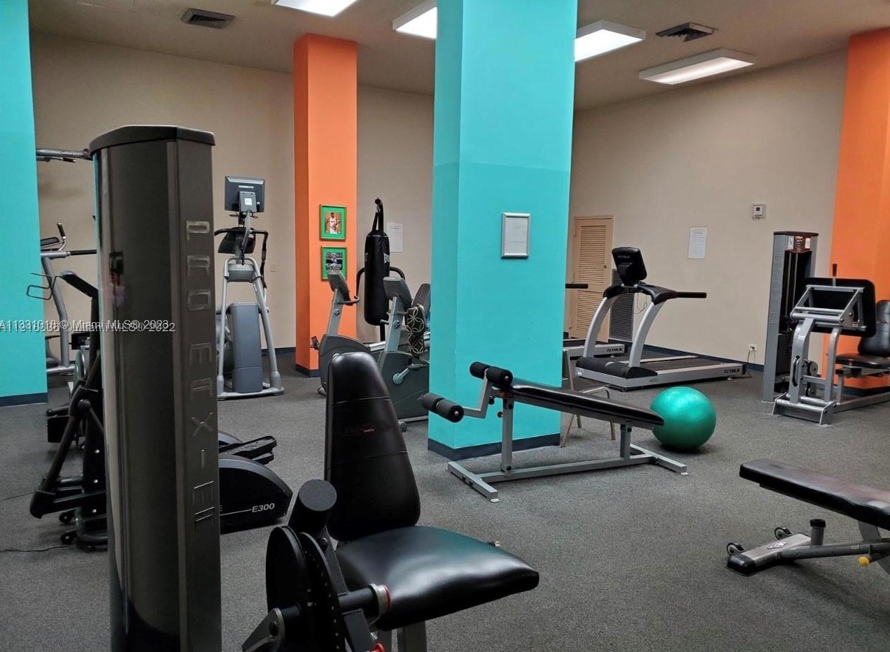 301 174th St, Miami FL  33162-1873 exterior