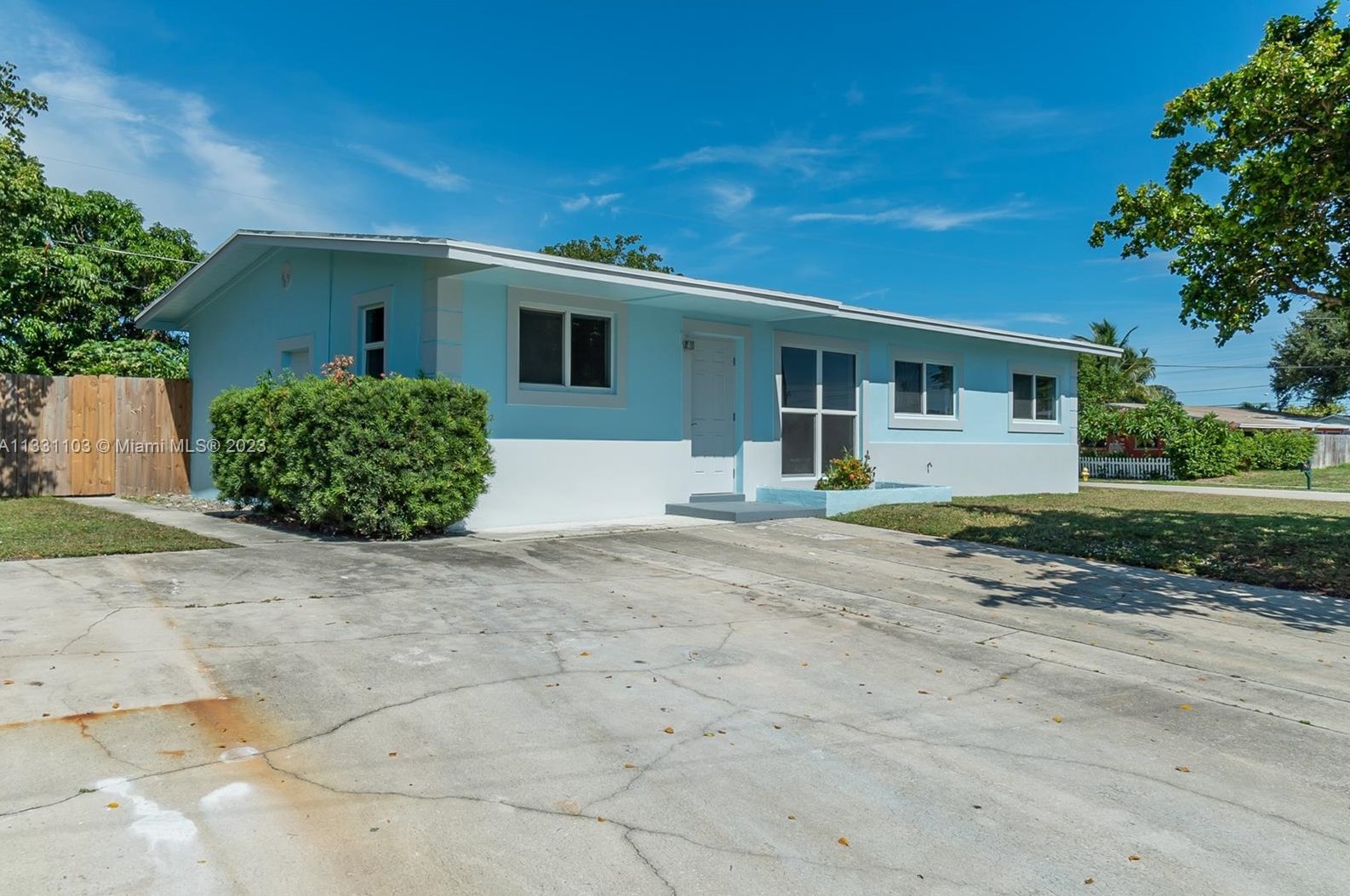 905 Garnett St, Lake Worth, FL 33462