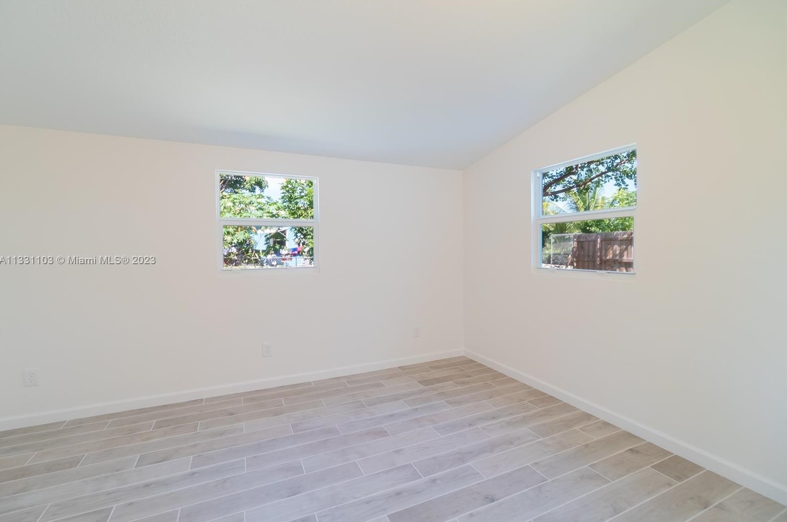 905 Garnett St, Lake Worth FL  33462-4451 exterior