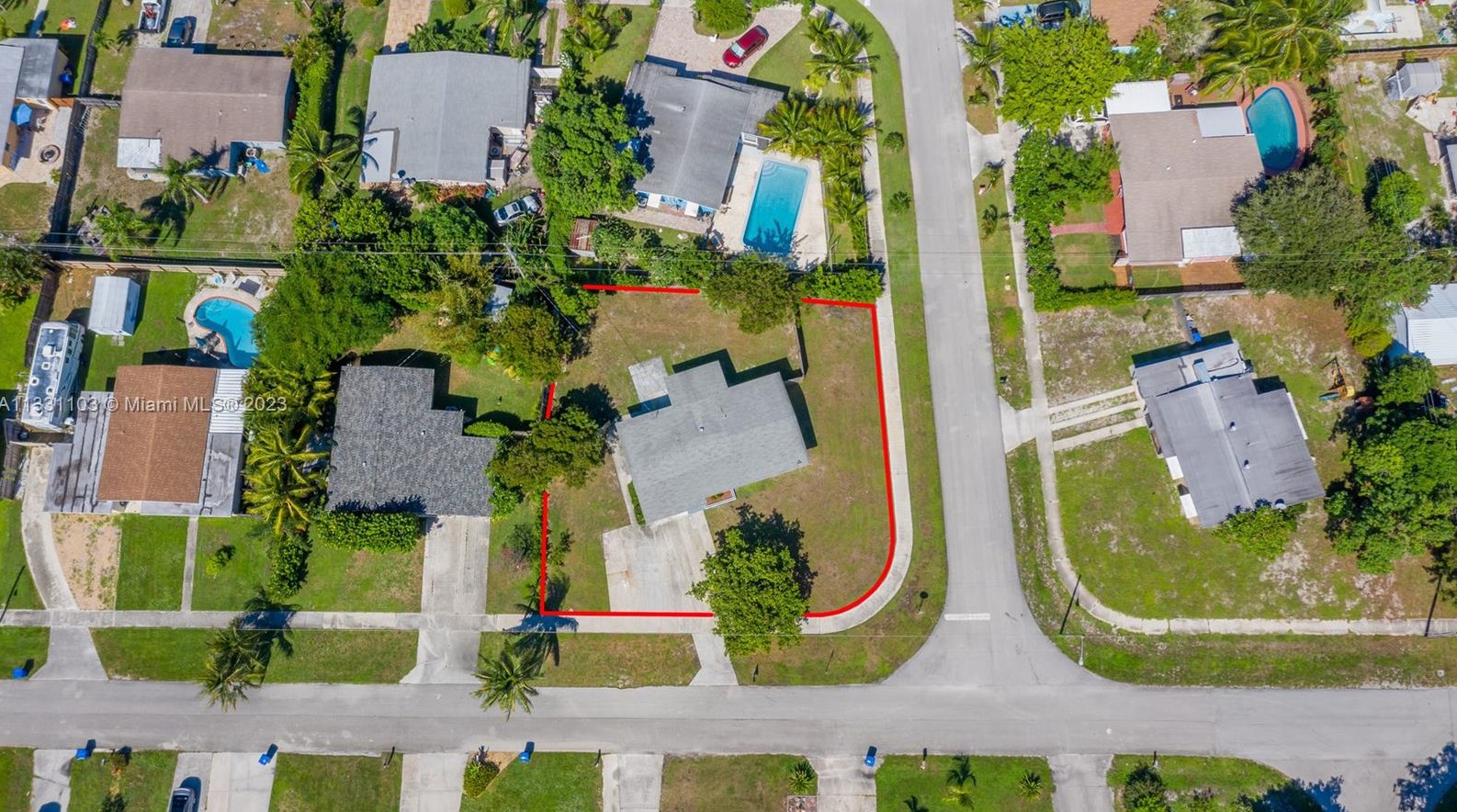905 Garnett St, Lake Worth FL  33462-4451 exterior