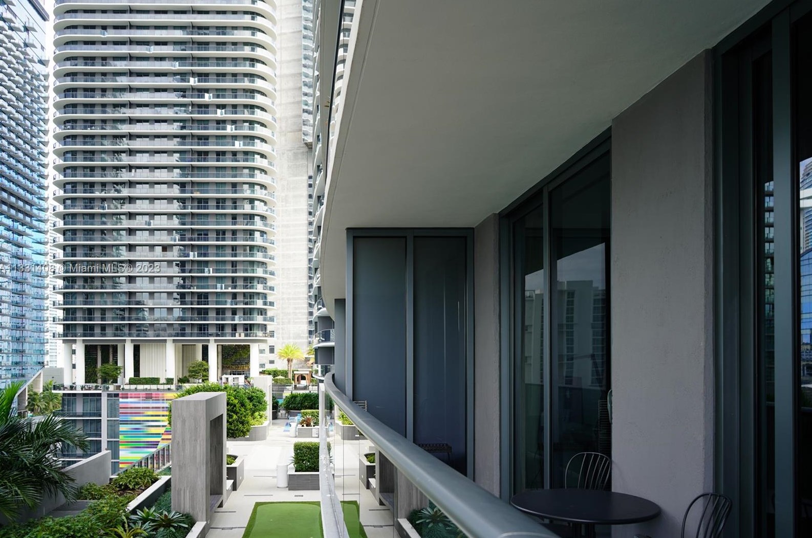 55 9th St, Miami FL 33132-1714 exterior