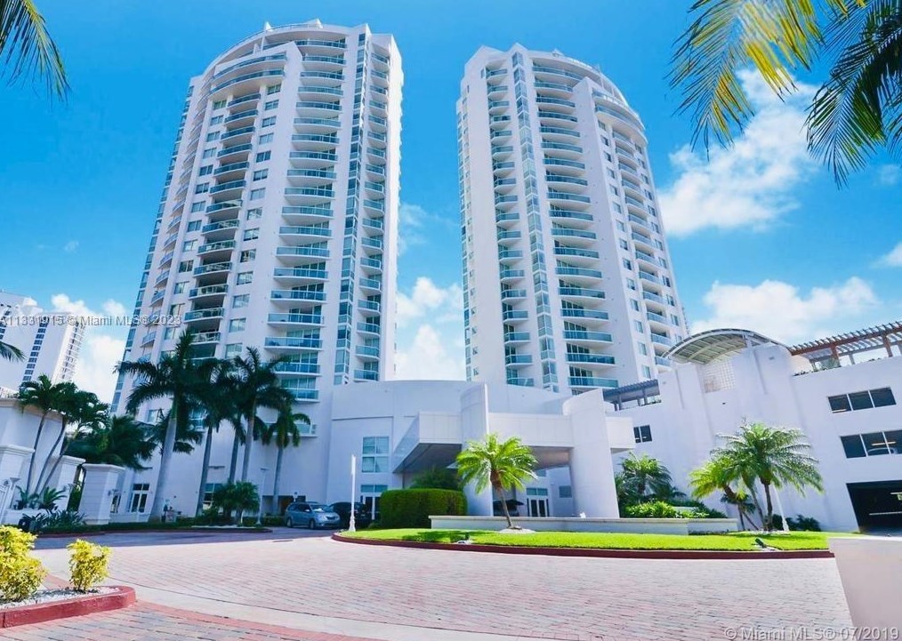 19400 Turnberry Way, Miami FL  33180-2604 exterior