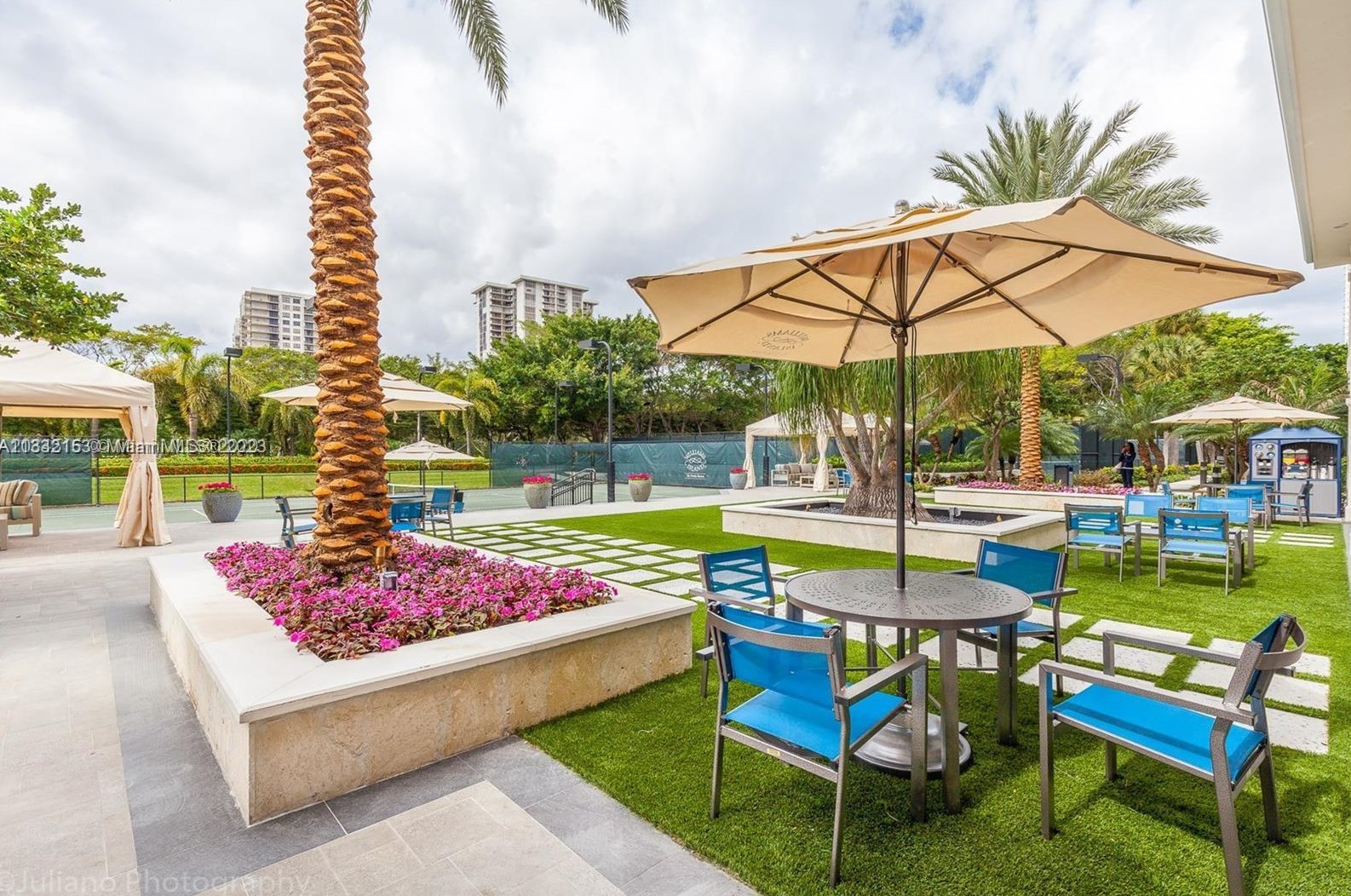 1000 Island Blvd, Miami FL 33160-4940 exterior