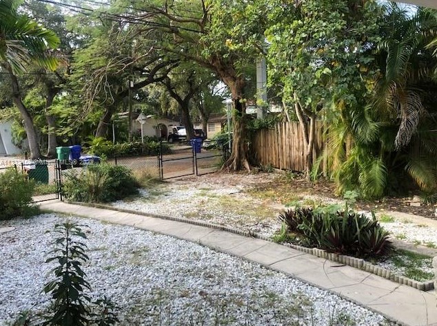 3350 1st Ave, Miami FL  33127-3504 exterior