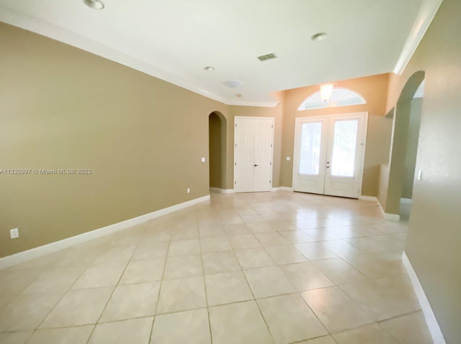 3808 Shoreview Dr, Kissimmee, FL 34744-0001