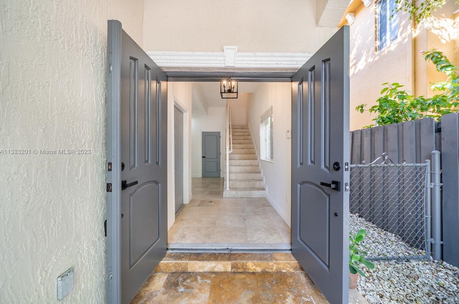 3146 Mcdonald St, Miami, FL 33133
