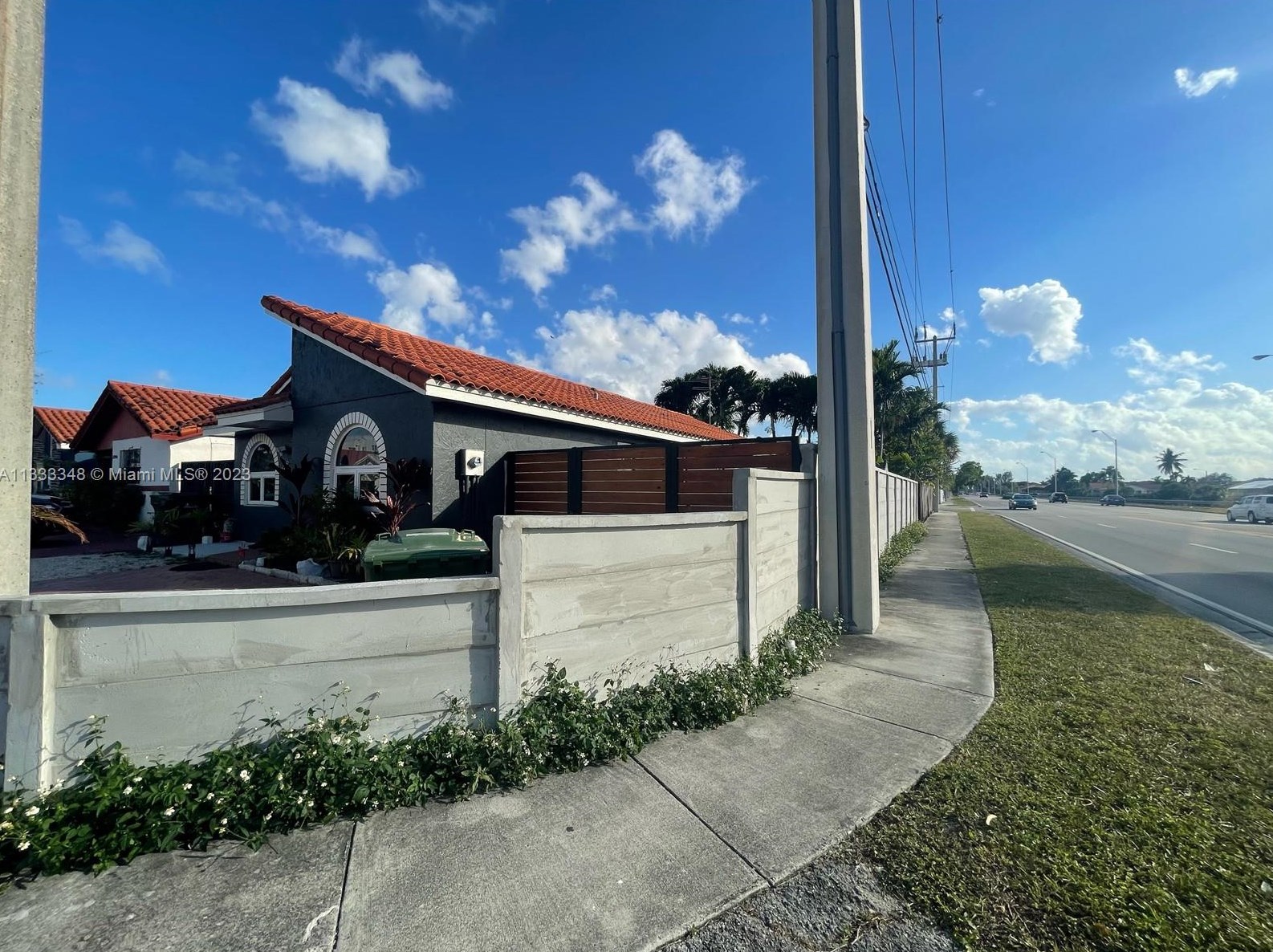 2798 74th Ter W, Hialeah, FL 33016