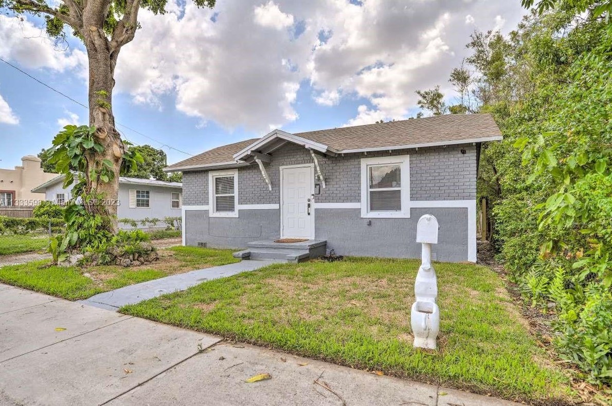 1920 Nw 47th St, Miami, FL 33142