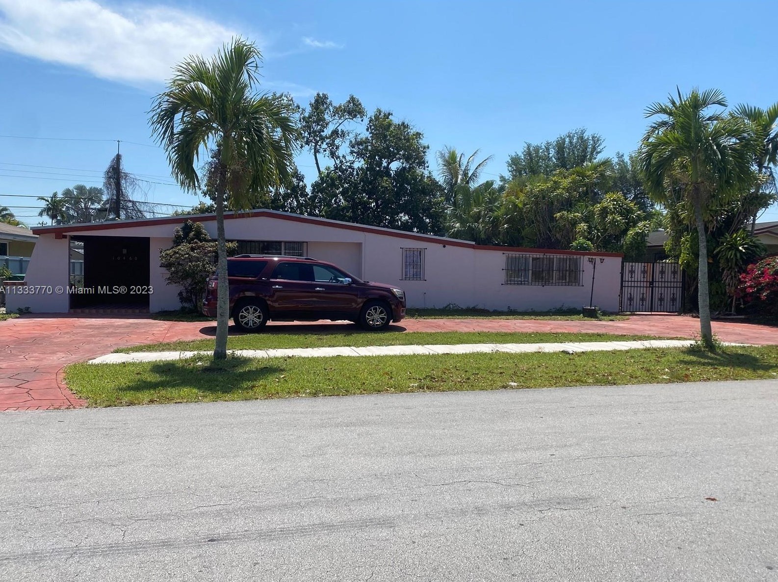 10460 26th Ter, Miami, FL 33165-2763