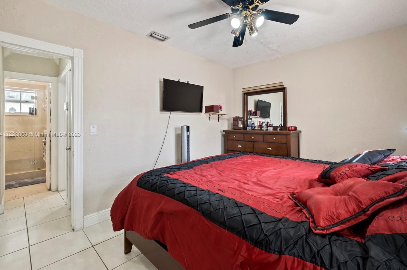 3221 19th Ter, Miami FL  33125-1025 exterior