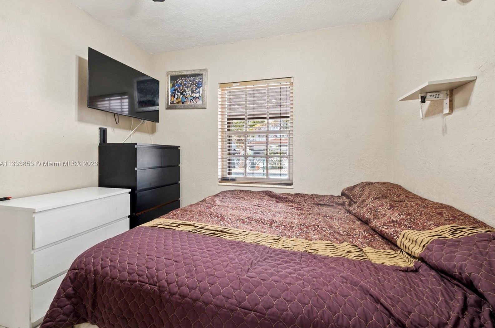 3221 19th Ter, Miami FL  33125-1025 exterior