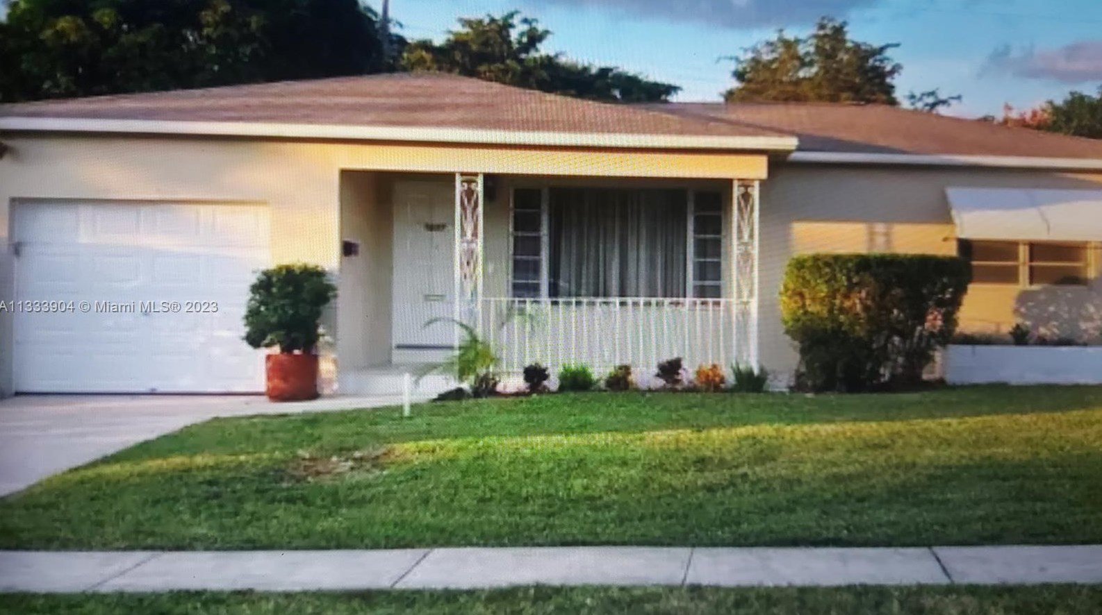 5637 Jefferson St, Hollywood, FL 33023-1447