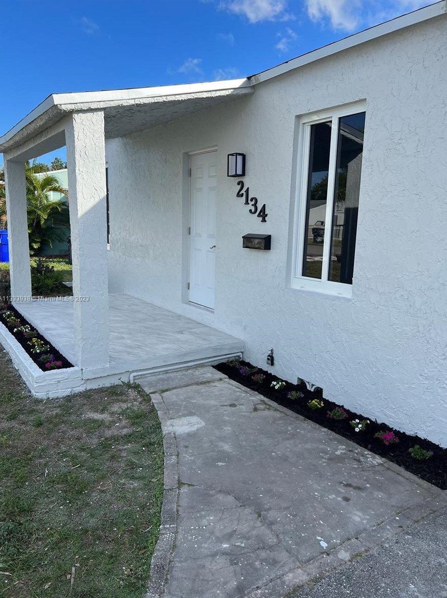 2134 Plunkett St, Hollywood, FL 33020-5955