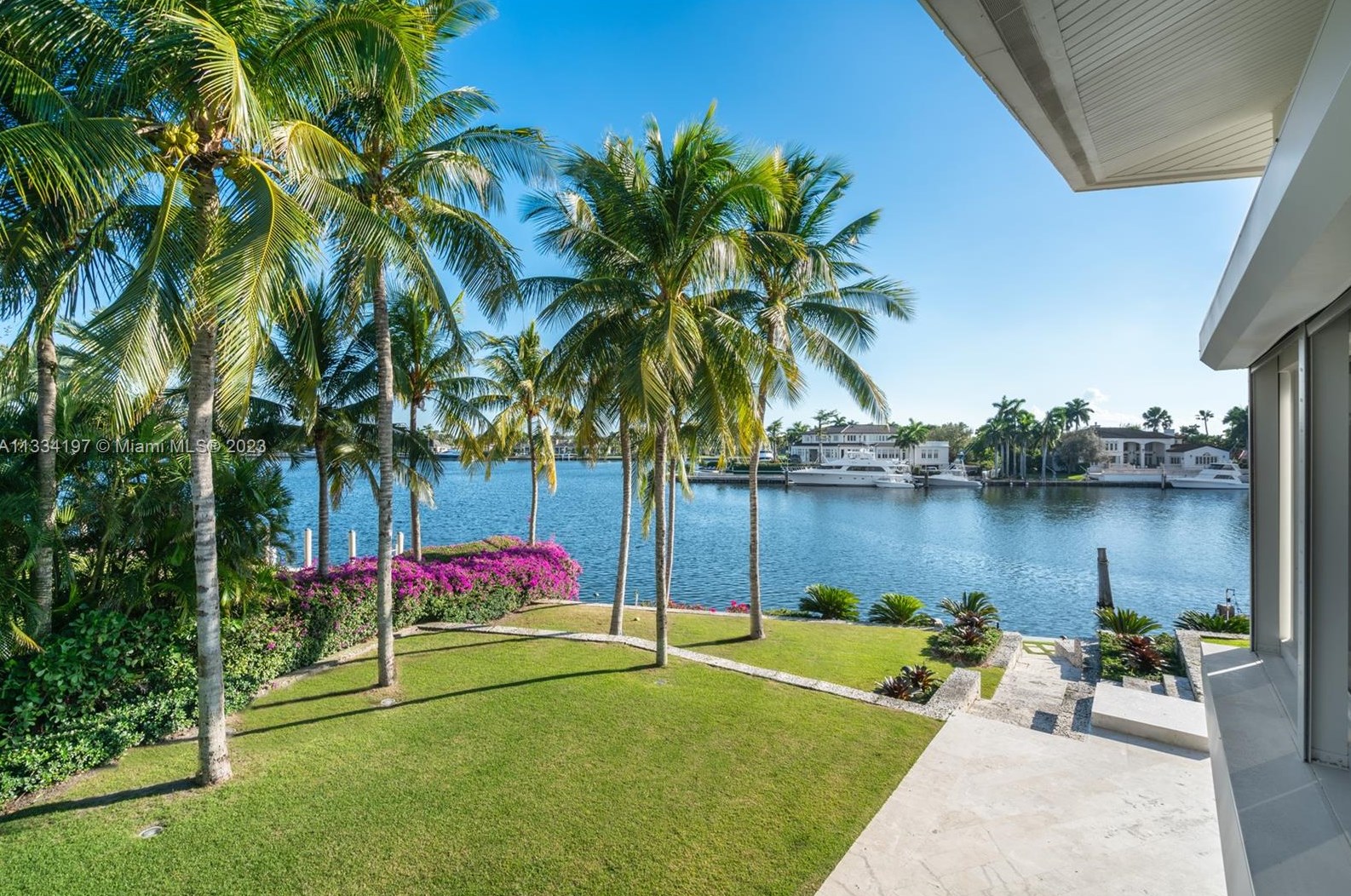 550 Arvida Pkwy, Miami FL  33156-2321 exterior