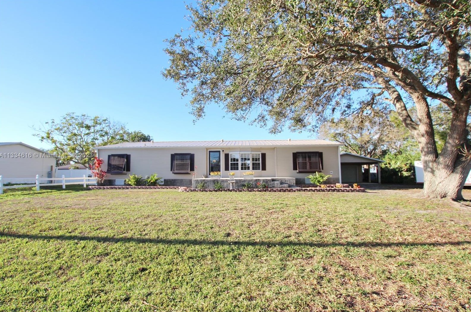 1092 Bass St, Okeechobee FL  34974-0220 exterior