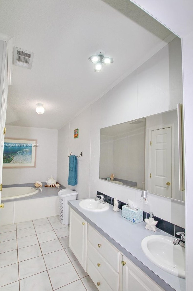 1092 Bass St, Okeechobee FL  34974-0220 exterior