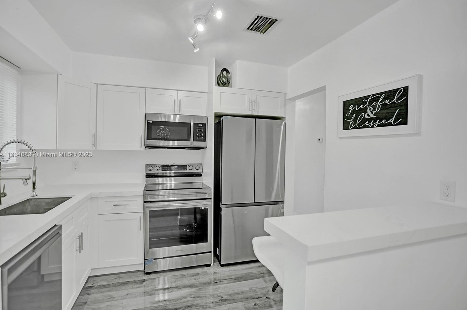 411 70th Ave, Hollywood FL  33024-7459 exterior