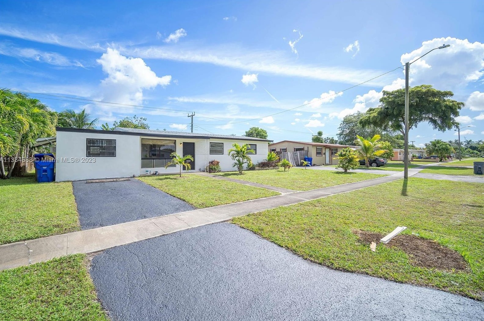 411 70th Ave, Hollywood FL  33024-7459 exterior