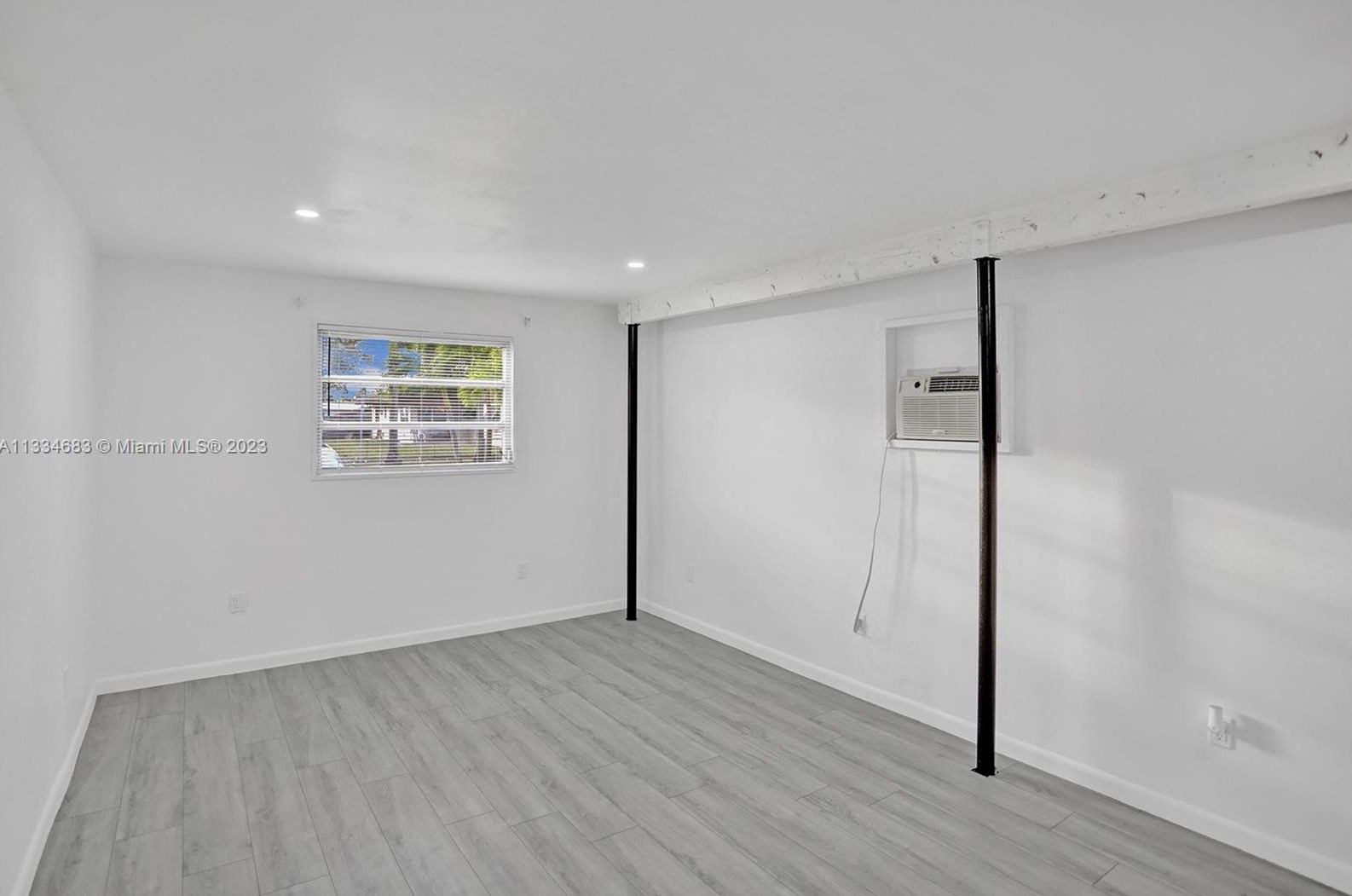 411 70th Ave, Hollywood FL  33024-7459 exterior