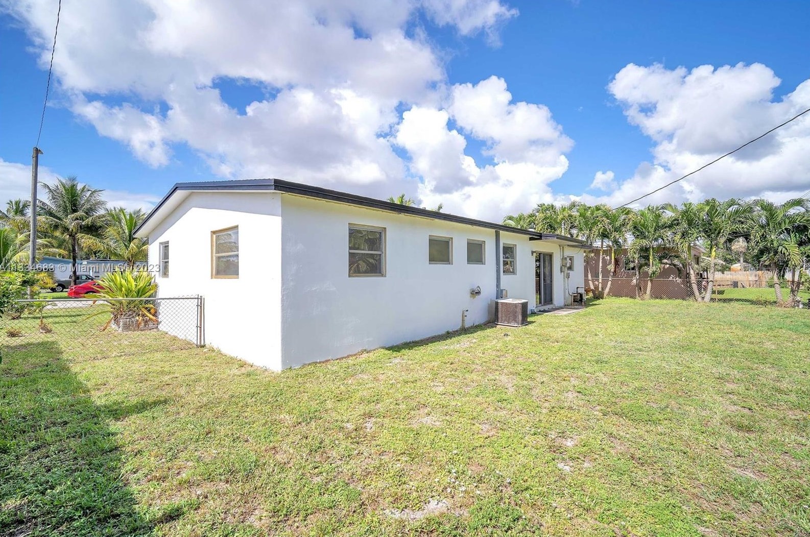 411 70th Ave, Hollywood FL  33024-7459 exterior