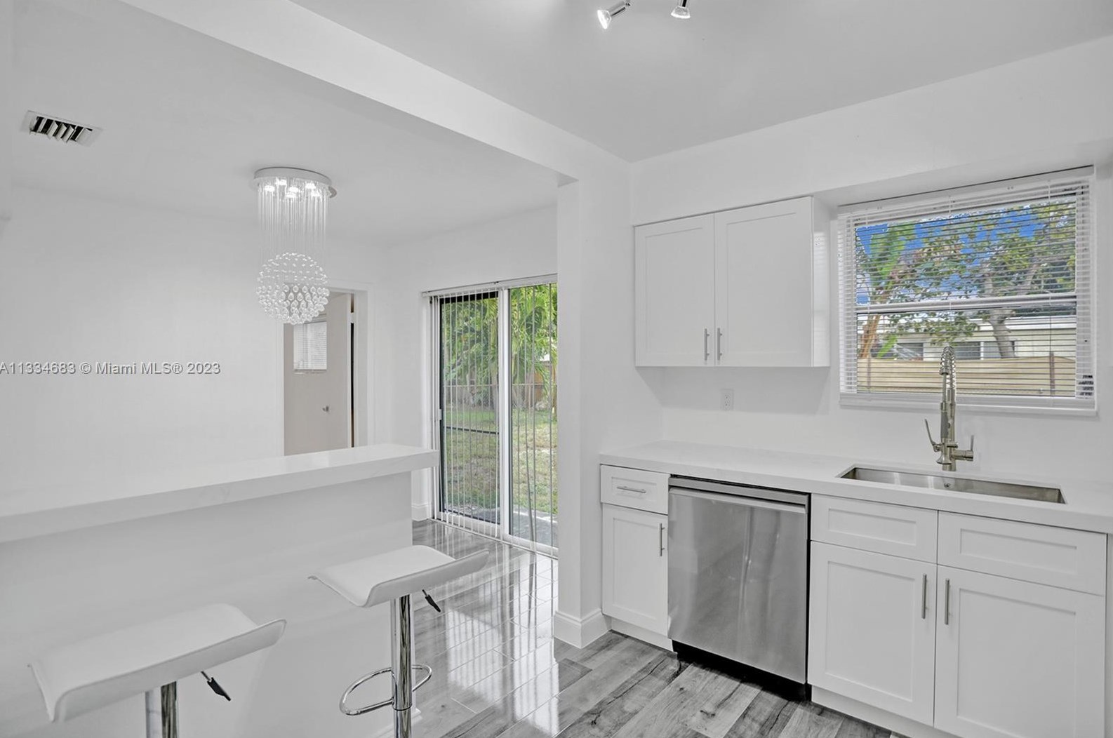 411 70th Ave, Hollywood FL  33024-7459 exterior