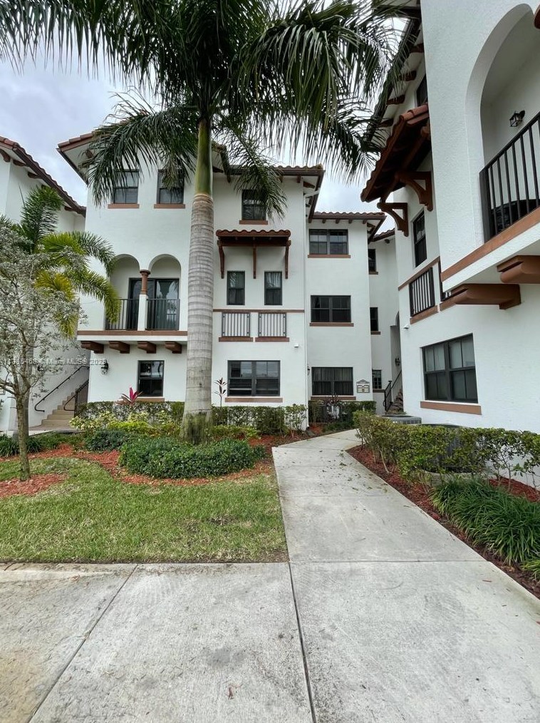10600 88th St Nw #108, Miami, FL 33178