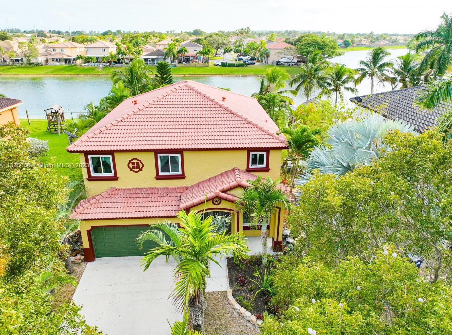 8762 212th Ter, Miami, FL 33189-3879