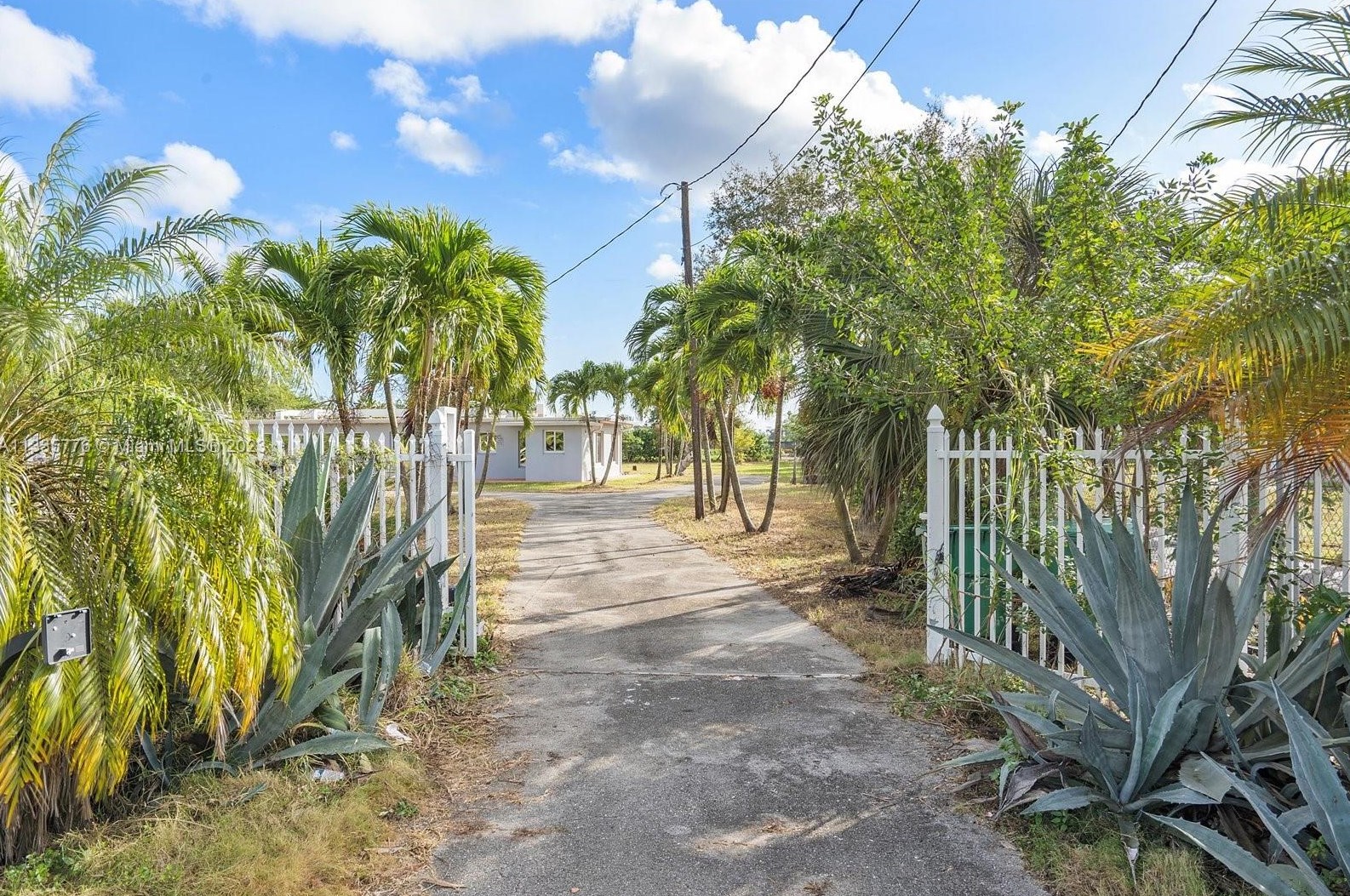 21701 147th Ave, Miami, FL 33170-2301