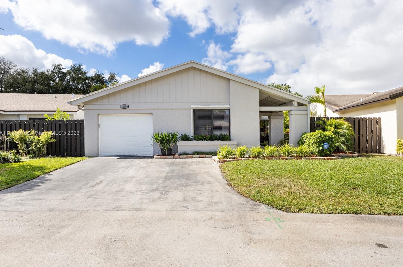 11756 133rd Road Pl, Miami, FL 33186-4418