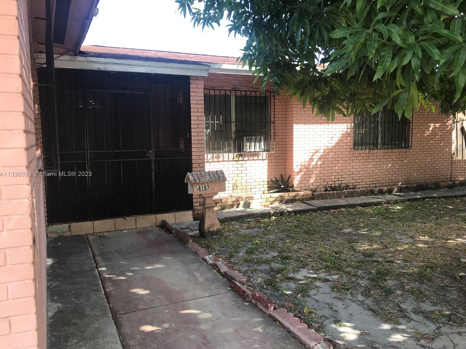 16197 8th Ave, Miami, FL 33162-3648