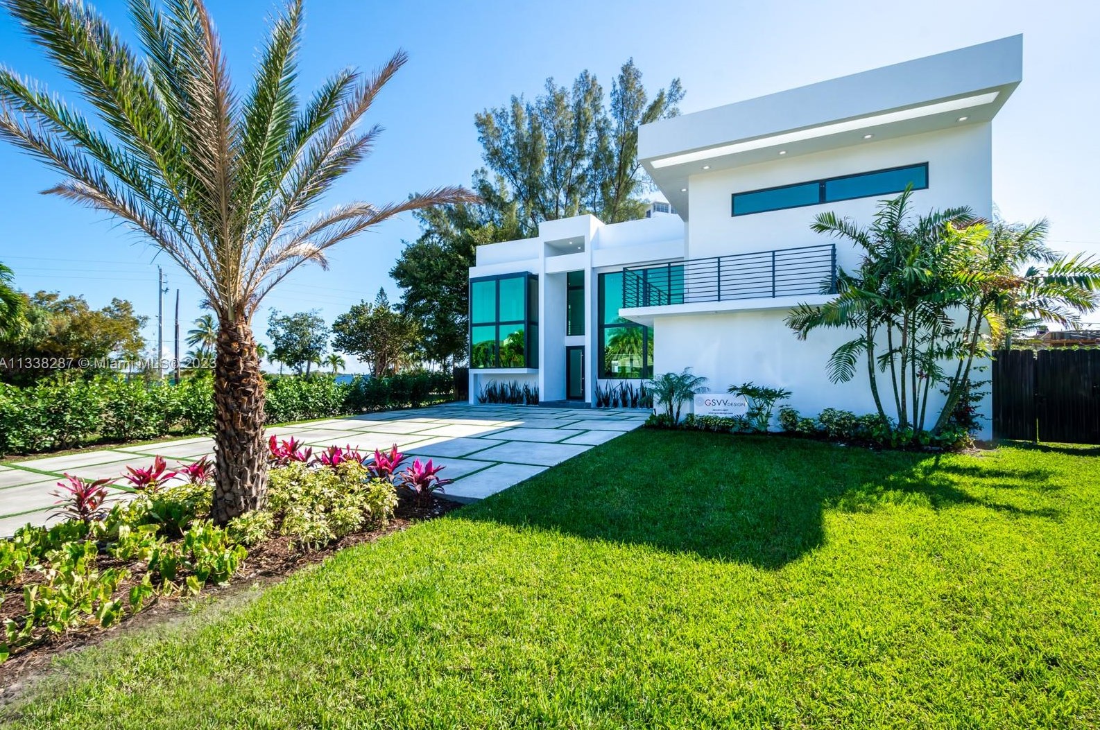 2210 120th St, Miami, FL 33167-1926