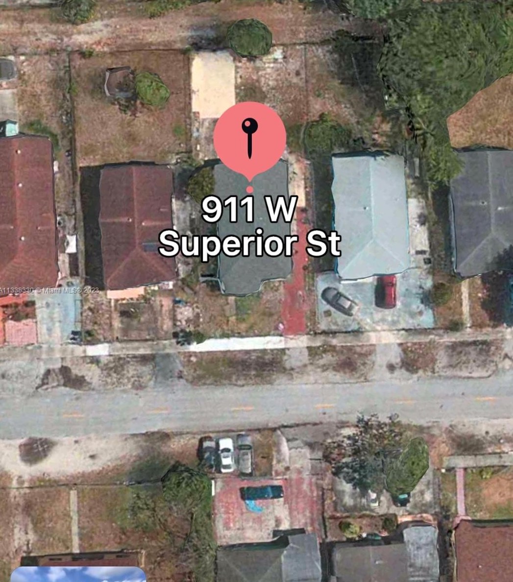 911 Superior St, Miami, FL 33054-3939