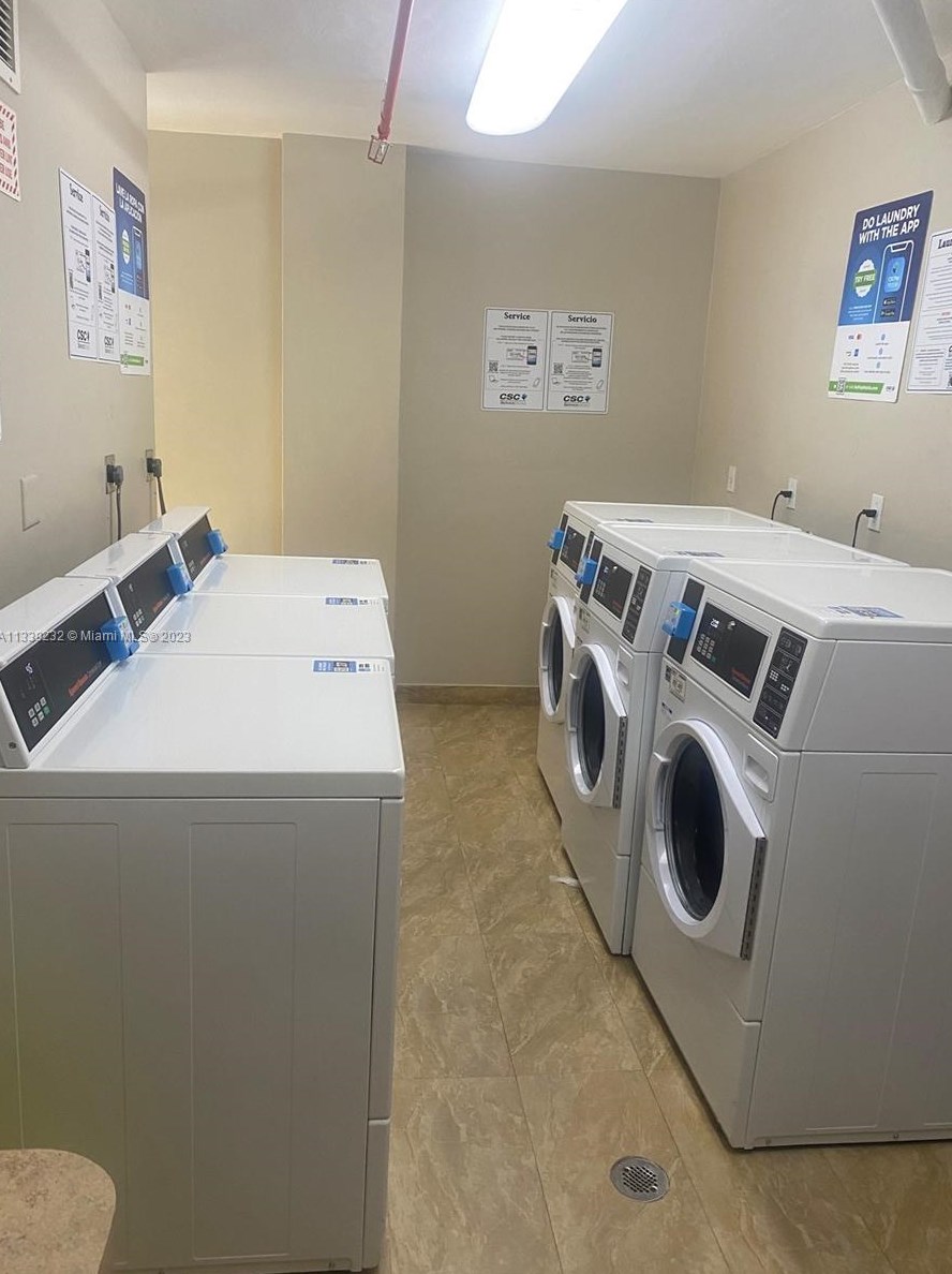 2501 Ocean Dr, Hollywood FL  33019-2699 exterior