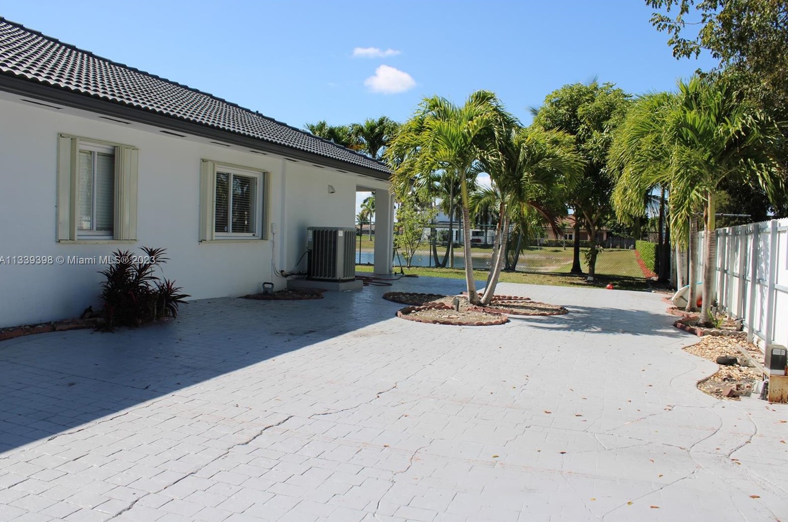 5204 Sw 159th Ct, Miami, FL 33185
